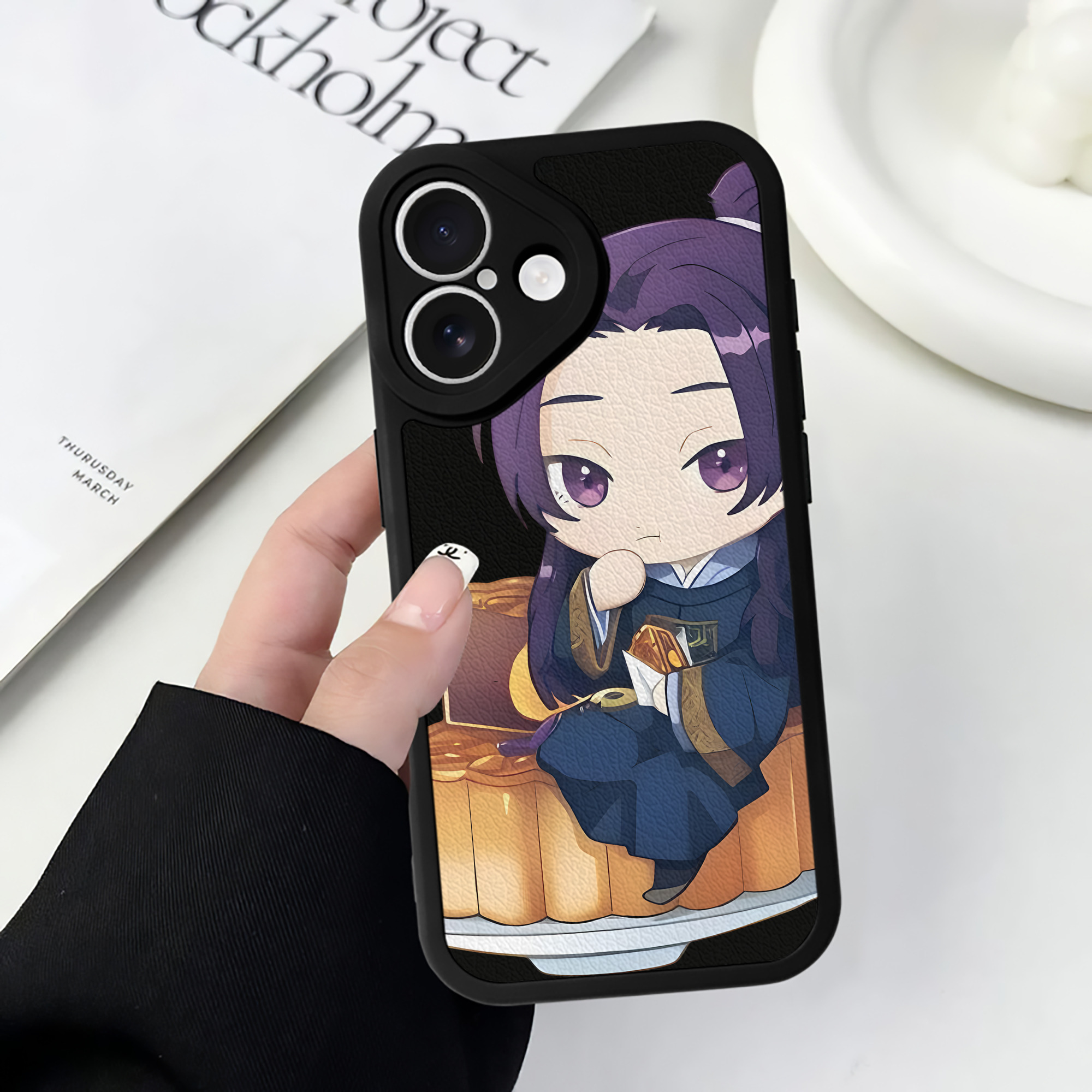 （画像用） 薬屋のひとりごと The Apothecary Diaries 【iPhone 16シリーズ対応】シリコンスマホケース（レザー調） 材質：シリコン